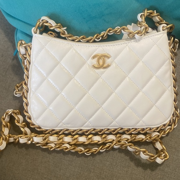 Chanel 2023 Mini Chain Around Hobo - Picture 1 of 6